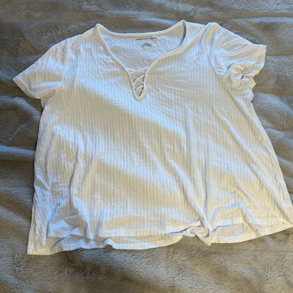American Eagle White Tshirt